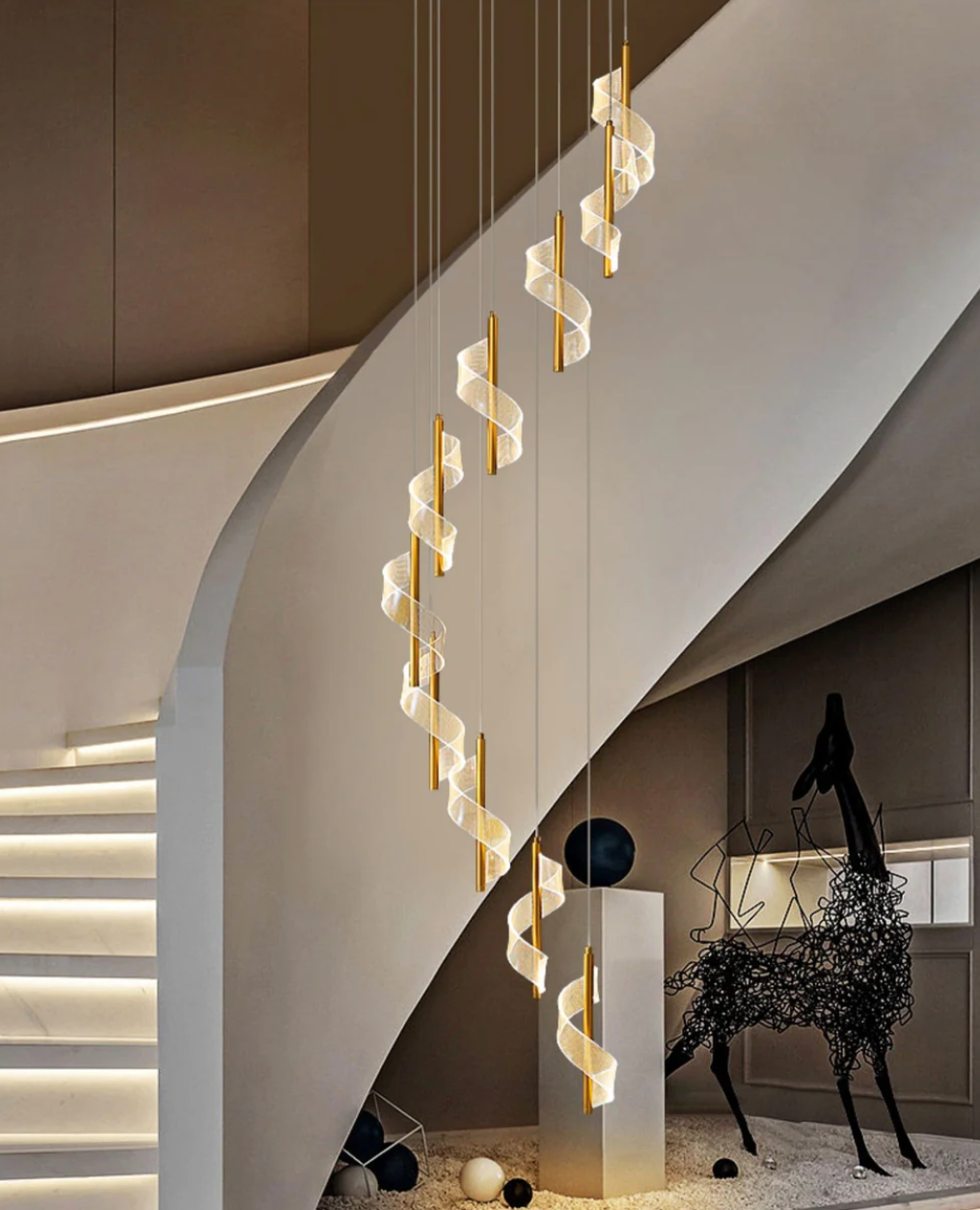 Staircase cluster pendant light