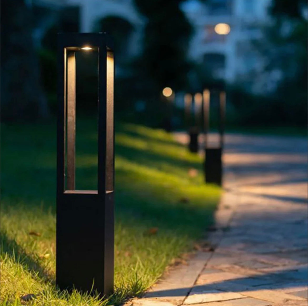 Outdoor Waterproof LED Square Long Lawn Lamp