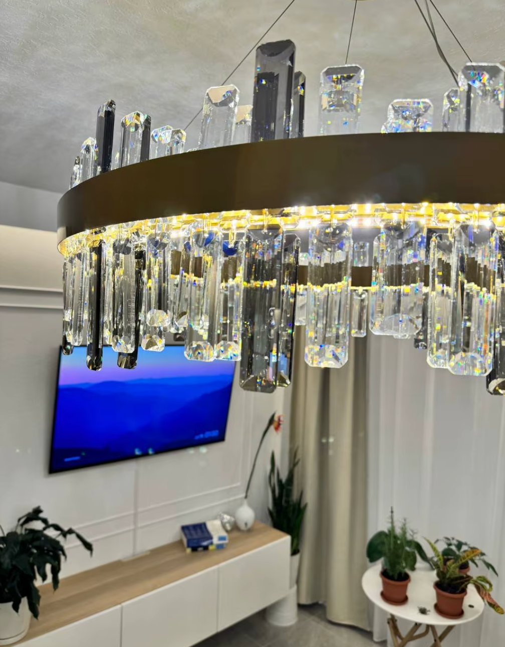 Atmospheric Simple Pendant Crystal Circular Chandelier