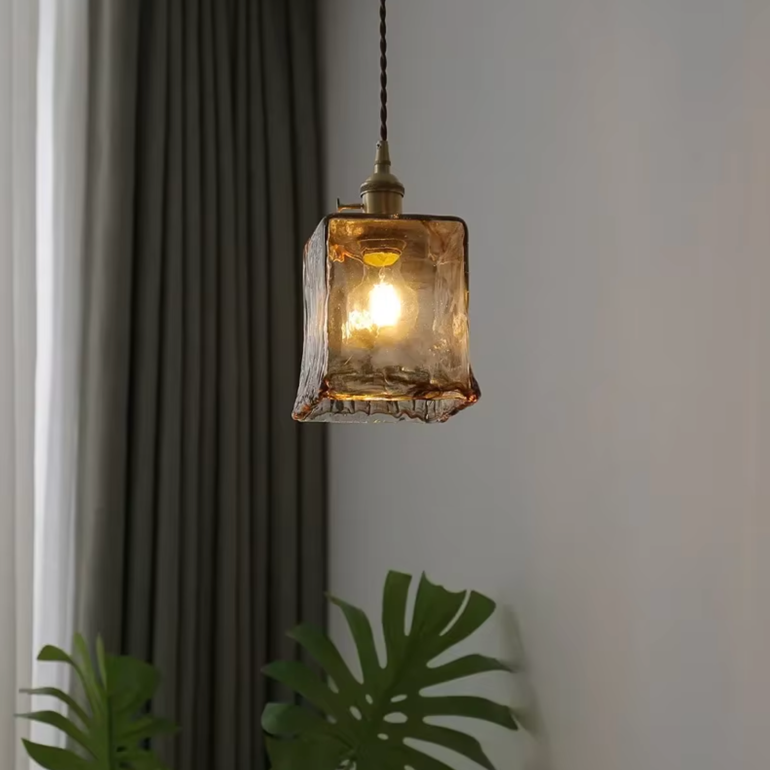 Square hanging pendant light